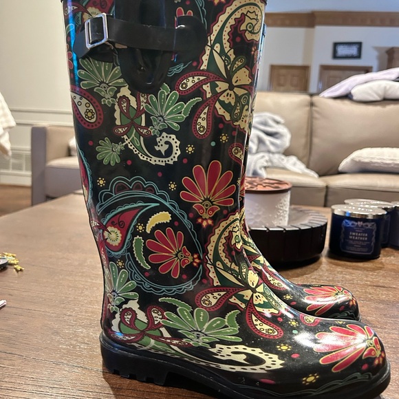 Nomad Black Floral Paisley Rain Boots - Picture 3 of 3